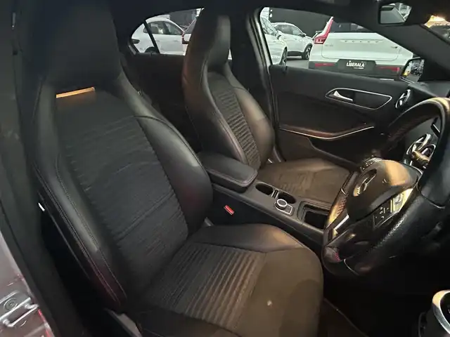 メルセデス・ベンツ Ａ１８０ Bエフィ スポーツ エディションネクスト 埼玉県 2012(平24)年 9.4万km ポーラシルバー 黒半革シート/純正ナビ/クルーズコントロール/フルセグTV/バックカメラ/ブラインドスポットモニター/パワーシート/ETC/純正フロアマット