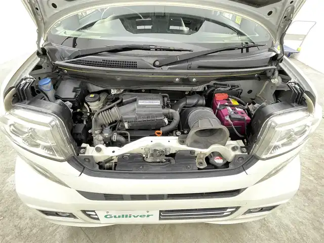 ホンダ Ｎ ＢＯＸ カスタム ターボ SSブラックSパッケージ 千葉県 2017(平29)年 8万km プレミアムホワイトパールⅡ 禁煙/純正8型ナビ VXM-175VFEi/Bluetooth/フルセグTV/CD/DVD/SD/USB/AppleCarplay/バックモニター/パドルシフト/クルーズコントロール/オートヘッドライト/両側パワースライドドア/ベンチシート/フルフラット/チップアップシート/ハーフレザーシート/D/N席シートヒーター/純正アルミホイール