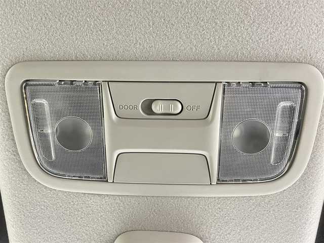 ホンダ Ｎ ＢＯＸ カスタム ターボ SSブラックSパッケージ 千葉県 2017(平29)年 8万km プレミアムホワイトパールⅡ 禁煙/純正8型ナビ VXM-175VFEi/Bluetooth/フルセグTV/CD/DVD/SD/USB/AppleCarplay/バックモニター/パドルシフト/クルーズコントロール/オートヘッドライト/両側パワースライドドア/ベンチシート/フルフラット/チップアップシート/ハーフレザーシート/D/N席シートヒーター/純正アルミホイール