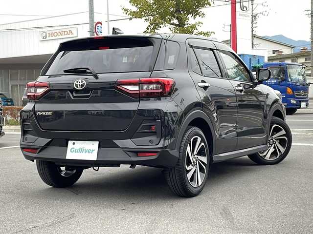 トヨタ ライズ Z 長野県 2024(令6)年 1.7万km ブラックマイカメタリック 禁煙車/ライズ専用9インチディスプレイオーディオ/フルセTV/BleutoothAudio/（USB/HDMI）/AppleCarPlay/AndoroiAuto/パノラマモニター/スマートアシスト/・衝突回避支援ブレーキ/・衝突警報機能/・車線逸脱抑制制御機能/・車線逸脱警報機能/・先行車発進お知らせ機能/・アダプティブドライビングビーム/・全車速追従機能付アダプティブクルーズコントロール/・オートハイビーム/・コーナーセンサー/・レーンキープコントロール/・標識認識機能/・サイドビューランプ/ドライブレコーダー（F・R）/シートヒーター（D・N席）/革巻きステアリング/ステアリングスイッチ/LEDヘッドライト/フォグランプ/オートライト/スマートキー/Pスタート/電動格納ミラー/純正17インチAW/純正フロアマット/ドアバイザー