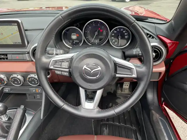 マツダ ロードスター ＲＦ VS 道央・札幌 2017(平29)年 9.1万km ソウルレッドプレミアムメタリック 純正メモリナビ（FM/AM/BT)/フルセグ（走行中視聴不可）/バックカメラ/アイドリングストップ/プッシュスタート/ステアリングスイッチ/革巻きステアリング/ブラインドスポットモニター/シートヒーター/自動防眩ミラー/レーンキープアシスト/横滑り防止装置/盗難防止装置/社外フロアマット/オートライト/オートマチックハイビーム/オープンカー/スペアキー×１/積込冬タイヤ/　　（純正AW付 205/４５R17 19年製溝5ｍｍ）