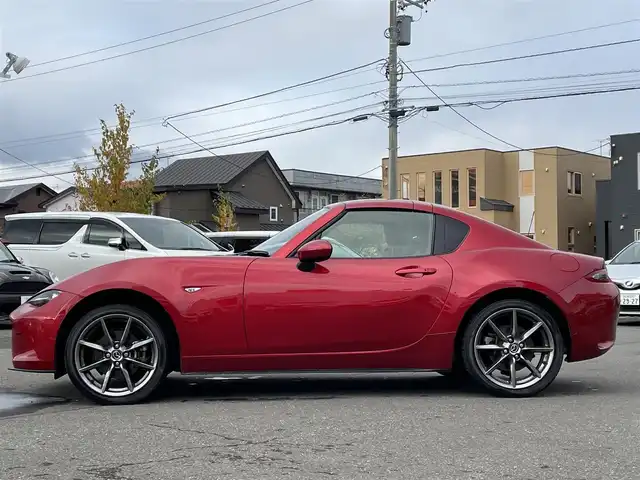 マツダ ロードスター ＲＦ VS 道央・札幌 2017(平29)年 9.1万km ソウルレッドプレミアムメタリック 純正メモリナビ（FM/AM/BT)/フルセグ（走行中視聴不可）/バックカメラ/アイドリングストップ/プッシュスタート/ステアリングスイッチ/革巻きステアリング/ブラインドスポットモニター/シートヒーター/自動防眩ミラー/レーンキープアシスト/横滑り防止装置/盗難防止装置/社外フロアマット/オートライト/オートマチックハイビーム/オープンカー/スペアキー×１/積込冬タイヤ/　　（純正AW付 205/４５R17 19年製溝5ｍｍ）