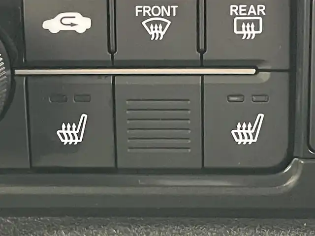 ホンダ Ｎ ＢＯＸ カスタム ターボ 愛知県 2024(令6)年 0.8万km クリスタルブラックパール 純正８型ＤＡ　両側パワスラ　シートヒーター　パドルシフト　黒ハーフレザーシート　衝突軽減　車線逸脱　LEDオートライト　オートハイビーム　コーナーセンサー　電子パーキング　アイドリングストップ　禁煙車　純正１５インチAW　カーテンエアバッグ　プッシュスタート　スマートキー