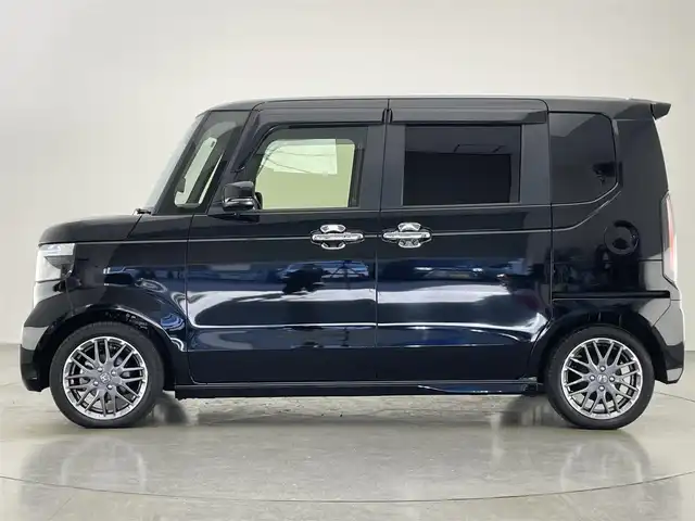 ホンダ Ｎ ＢＯＸ カスタム ターボ 愛知県 2024(令6)年 0.8万km クリスタルブラックパール 純正８型ＤＡ　両側パワスラ　シートヒーター　パドルシフト　黒ハーフレザーシート　衝突軽減　車線逸脱　LEDオートライト　オートハイビーム　コーナーセンサー　電子パーキング　アイドリングストップ　禁煙車　純正１５インチAW　カーテンエアバッグ　プッシュスタート　スマートキー