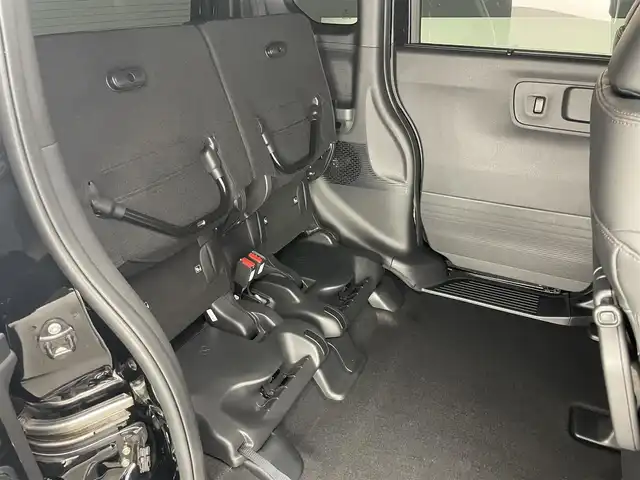 ホンダ Ｎ ＢＯＸ カスタム ターボ 愛知県 2024(令6)年 0.8万km クリスタルブラックパール 純正８型ＤＡ　両側パワスラ　シートヒーター　パドルシフト　黒ハーフレザーシート　衝突軽減　車線逸脱　LEDオートライト　オートハイビーム　コーナーセンサー　電子パーキング　アイドリングストップ　禁煙車　純正１５インチAW　カーテンエアバッグ　プッシュスタート　スマートキー