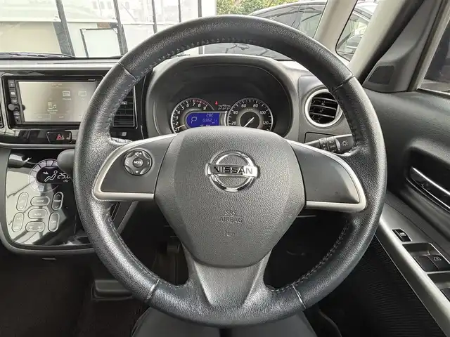 日産 デイズ ルークス ハイウェイスターX 宮城県 2016(平28)年 3.7万km スパークリングレッドM 登録時走行距離３６２１１ｋｍ/全方位カメラ/片側パワースライドドア/衝突被害軽減システム/アイドリングストップ/横滑り防止機能/純正ナビ/・フルセグテレビ/・Bluetooth/・CD/DVD/ＵＳＢ/ステアリングスイッチ/LEDヘッドライト/フォグランプ/ウインカーミラー/ドアバイザー/純正フロアマット