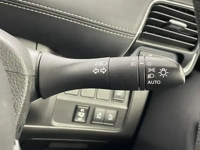 日産 セレナ ハイウェイスターVセレクションⅡ 埼玉県 2019(令1)年 4.7万km ブリリアントホワイトパール 2トーン 純正１０インチナビ　バックカメラ　ビルトインＥＴＣ　ドライブレコーダー　エマージェンシーブレーキ　レーダークルーズコントロール　純正アルミホイール　スマートキー　オートライト　ＬＥＤヘッドライト　ＴＶ