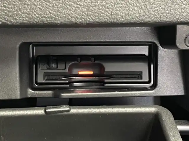 日産 セレナ ハイウェイスターVセレクションⅡ 埼玉県 2019(令1)年 4.7万km ブリリアントホワイトパール 2トーン 純正１０インチナビ　バックカメラ　ビルトインＥＴＣ　ドライブレコーダー　エマージェンシーブレーキ　レーダークルーズコントロール　純正アルミホイール　スマートキー　オートライト　ＬＥＤヘッドライト　ＴＶ