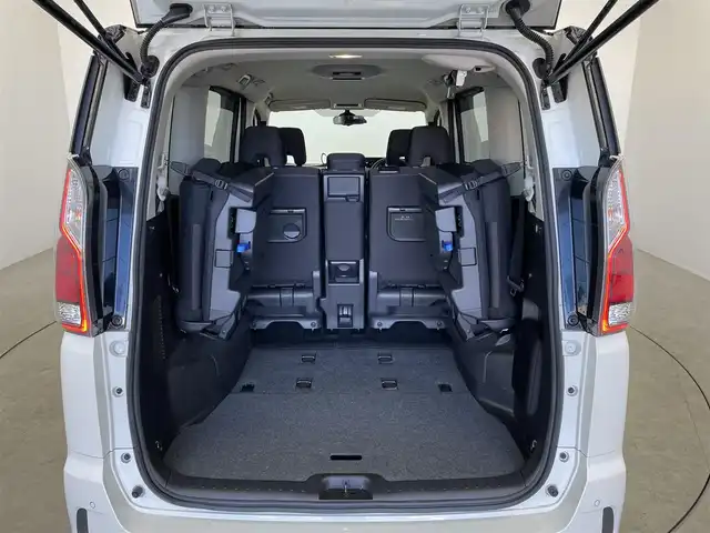 日産 セレナ ハイウェイスターVセレクションⅡ 埼玉県 2019(令1)年 4.7万km ブリリアントホワイトパール 2トーン 純正１０インチナビ　バックカメラ　ビルトインＥＴＣ　ドライブレコーダー　エマージェンシーブレーキ　レーダークルーズコントロール　純正アルミホイール　スマートキー　オートライト　ＬＥＤヘッドライト　ＴＶ