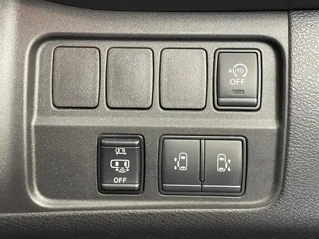 日産 セレナ ハイウェイスターVセレクションⅡ 埼玉県 2019(令1)年 4.7万km ブリリアントホワイトパール 2トーン 純正１０インチナビ　バックカメラ　ビルトインＥＴＣ　ドライブレコーダー　エマージェンシーブレーキ　レーダークルーズコントロール　純正アルミホイール　スマートキー　オートライト　ＬＥＤヘッドライト　ＴＶ