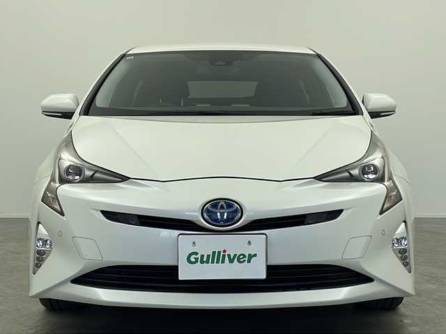 トヨタ プリウス Sセーフティプラス 大阪府 2017(平29)年 19.3万km ホワイトパールクリスタルシャイン 純正ナビ/【フルセグTV/Bluetooth/FM/AM/HDMI】/パーキングアシスト/トヨタセーフティセンス/プリクラッシュセーフティー/オートマチックハイビーム/車線逸脱警報/ふらつき警報/クリアランスソナー/インテリジェントクリアランスソナー/レーダークルーズコントロール/バックカメラ/LEDヘッドライト/スマートキー