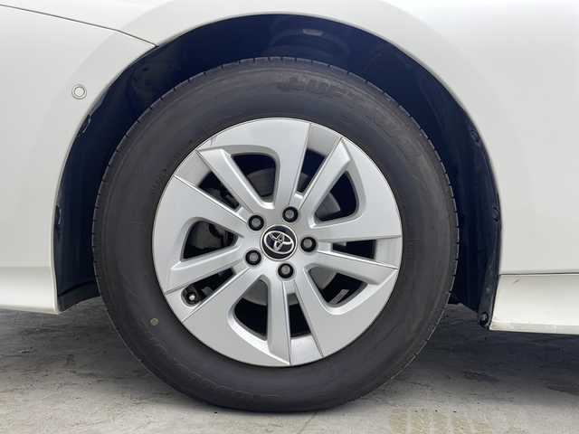 トヨタ プリウス Sセーフティプラス 大阪府 2017(平29)年 19.3万km ホワイトパールクリスタルシャイン 純正ナビ/【フルセグTV/Bluetooth/FM/AM/HDMI】/パーキングアシスト/トヨタセーフティセンス/プリクラッシュセーフティー/オートマチックハイビーム/車線逸脱警報/ふらつき警報/クリアランスソナー/インテリジェントクリアランスソナー/レーダークルーズコントロール/バックカメラ/LEDヘッドライト/スマートキー