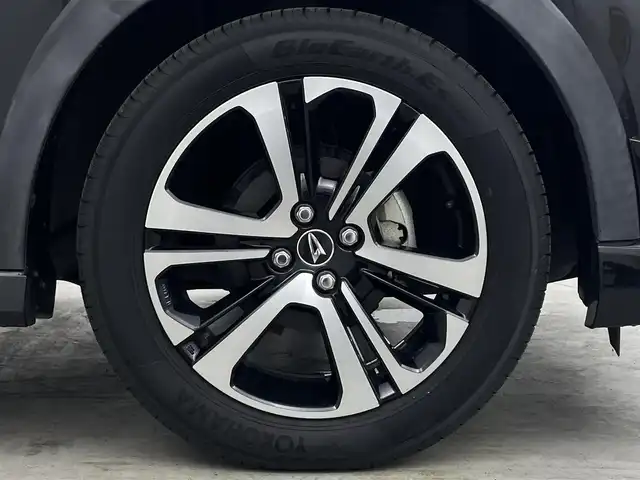 ダイハツ ロッキー プレミアム 埼玉県 2020(令2)年 3.7万km ブラックマイカメタリック 純正９型ナビ　純正エアロ　全方位カメラ　シートヒーター　ＢＳＭ　ＥＴＣ　ＬＥＤヘッドライト　ドライブレコーダー　追従走行　スマートキー　アイドリングストップ　純正17インチアルミ　衝突被害軽減　フルセグTV　