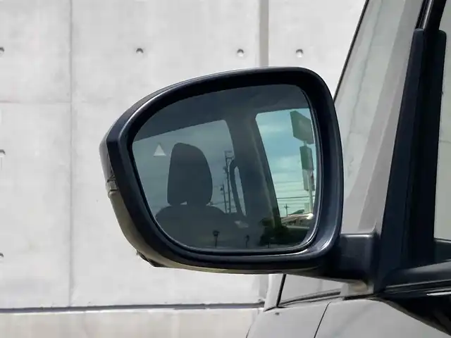 日産 セレナ ハイウェイスター V 静岡県 2023(令5)年 5万km ダイヤモンドブラック エマージェンシーブレーキ/純正12インチナビ/　AM FM Bluetooth AppleCarPlay AndroidAuto/フルセグTV/ビルトインETC2.0/前後方ドライブレコーダー/インテリジェントルームミラー/アダプティブLEDオートヘッドランプ/ワイヤレス充電/両側パワースライドドア/ハーフレザーシート/純正16インチアルミホイール/前後方クリアランスソナー/パドルシフト/ナビリンク機能付プロパイロット/アラウンドビューモニター