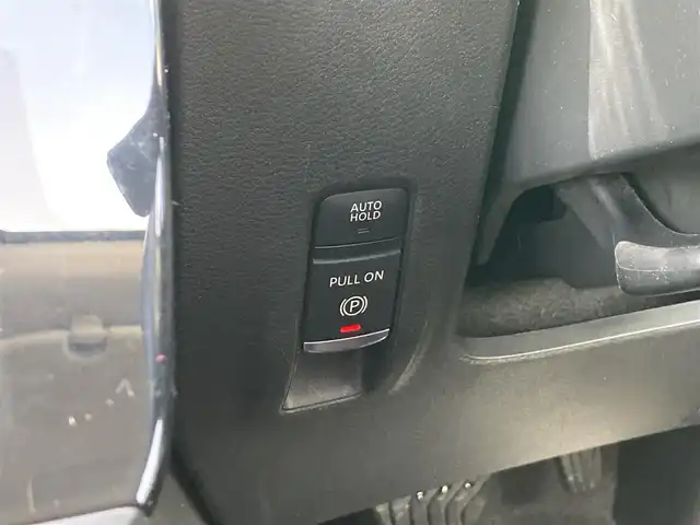日産 セレナ ハイウェイスター V 静岡県 2023(令5)年 5万km ダイヤモンドブラック エマージェンシーブレーキ/純正12インチナビ/　AM FM Bluetooth AppleCarPlay AndroidAuto/フルセグTV/ビルトインETC2.0/前後方ドライブレコーダー/インテリジェントルームミラー/アダプティブLEDオートヘッドランプ/ワイヤレス充電/両側パワースライドドア/ハーフレザーシート/純正16インチアルミホイール/前後方クリアランスソナー/パドルシフト/ナビリンク機能付プロパイロット/アラウンドビューモニター