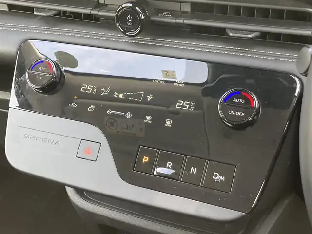 日産 セレナ ハイウェイスター V 静岡県 2023(令5)年 5万km ダイヤモンドブラック エマージェンシーブレーキ/純正12インチナビ/　AM FM Bluetooth AppleCarPlay AndroidAuto/フルセグTV/ビルトインETC2.0/前後方ドライブレコーダー/インテリジェントルームミラー/アダプティブLEDオートヘッドランプ/ワイヤレス充電/両側パワースライドドア/ハーフレザーシート/純正16インチアルミホイール/前後方クリアランスソナー/パドルシフト/ナビリンク機能付プロパイロット/アラウンドビューモニター