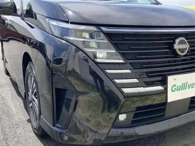 日産 セレナ ハイウェイスター V 静岡県 2023(令5)年 5万km ダイヤモンドブラック エマージェンシーブレーキ/純正12インチナビ/　AM FM Bluetooth AppleCarPlay AndroidAuto/フルセグTV/ビルトインETC2.0/前後方ドライブレコーダー/インテリジェントルームミラー/アダプティブLEDオートヘッドランプ/ワイヤレス充電/両側パワースライドドア/ハーフレザーシート/純正16インチアルミホイール/前後方クリアランスソナー/パドルシフト/ナビリンク機能付プロパイロット/アラウンドビューモニター