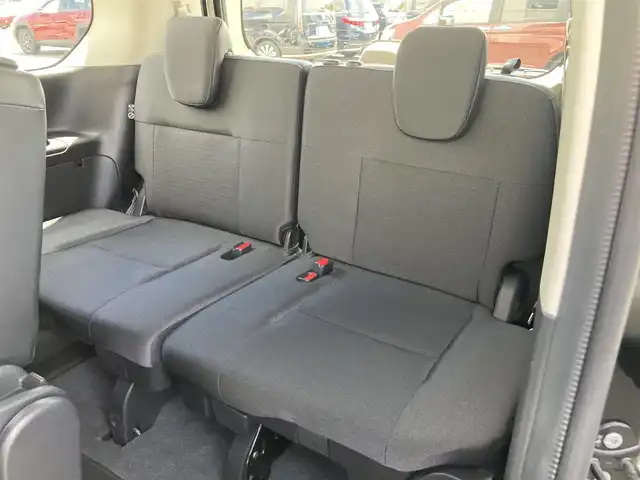 日産 セレナ ハイウェイスター V 静岡県 2023(令5)年 5万km ダイヤモンドブラック エマージェンシーブレーキ/純正12インチナビ/　AM FM Bluetooth AppleCarPlay AndroidAuto/フルセグTV/ビルトインETC2.0/前後方ドライブレコーダー/インテリジェントルームミラー/アダプティブLEDオートヘッドランプ/ワイヤレス充電/両側パワースライドドア/ハーフレザーシート/純正16インチアルミホイール/前後方クリアランスソナー/パドルシフト/ナビリンク機能付プロパイロット/アラウンドビューモニター