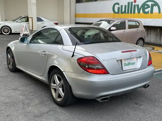 メルセデス・ベンツ ＳＬＫ２００ コンプレッサー 静岡県 2010(平22)年 2.6万km イリジウムシルバー 電動オープン/社外ナビ/フルセグTV/DVD/CD/BT/SD/MSV/黒革シート/前席シートヒーター/前席パワーシート/クルーズコントロール/HIDヘッドライト/ETC/ステアリングスイッチ/キーレス×2/純正16インチAW/保証書/取扱説明書/H25/27/R1/3/4/5点検記録簿有