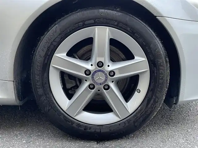 メルセデス・ベンツ ＳＬＫ２００ コンプレッサー 静岡県 2010(平22)年 2.6万km イリジウムシルバー 電動オープン/社外ナビ/フルセグTV/DVD/CD/BT/SD/MSV/黒革シート/前席シートヒーター/前席パワーシート/クルーズコントロール/HIDヘッドライト/ETC/ステアリングスイッチ/キーレス×2/純正16インチAW/保証書/取扱説明書/H25/27/R1/3/4/5点検記録簿有