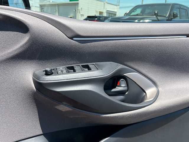トヨタ ヤリス ハイブリッド Z 茨城県 2021(令3)年 0.4万km センシュアルレッドマイカ 純正ディスプレイオーディオ/Bluetooth/AM/FM//バックモニター/全方位カメラ/アラウンドビューモニター/前後ドライブレコーダ―/トヨタセーフティーセンス/USB端子/シートヒーター/ビルトインETC/LEDヘッドライト/オートマチックハイビーム/純正フロアマット/衝突軽減システム/保証書/取扱い説明書/記録簿