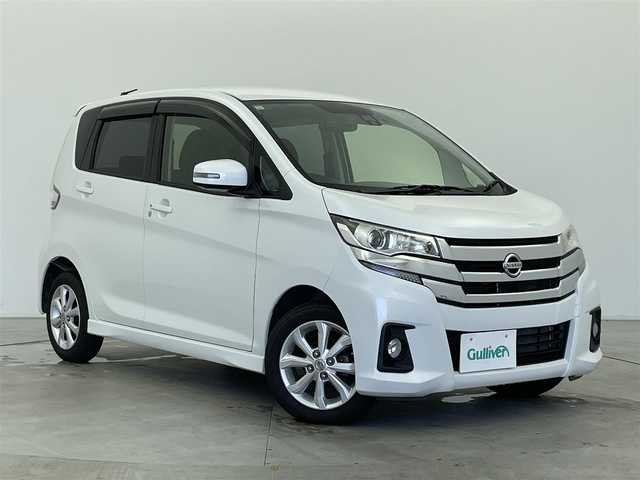 日産 デイズ ハイウェイスターX 富山県 2016(平28)年 6.3万km ホワイトパール 社外ナビ(AM/FM/CD/DVD/BT)/フルセグTV/全方位カメラ(バック、サイド)/ETC/衝突軽減ブレーキ/横滑り防止装置/アイドリングストップ/オートマチックハイビーム/オートライト/前方ドライブレコーダー/純正AW/社外フロアマット/キセノンヘッドライト/スマートキー/スペアキー1本/プッシュスタート/取扱説明書