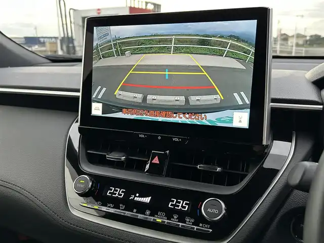 トヨタ カローラ クロス ハイブリッド Z 佐賀県 2024(令6)年 1.8万km アティチュードブラックマイカ ワンオーナー/純正10.5インチディスプレイ(ナビ機能付)/・フルセグTV/AM/FM/USB/Bluetooth/バックカメラ/前後ドライブレコーダー/ビルトインETC2.0/パワーバックドア(予約ロック機能付)/電子パーキングブレーキ/AUTO HOLD機能/TVキャンセラー/ハーフレザーシート/D席パワーシート/DN席シートヒーター/ISOFIX対応/革巻きステアリング/ステアリングリモコン/純正18インチアルミホイール/純正LEDヘッドライト/・オートマチックハイビーム/純正LEDフォグランプ/純正ドアバイザ―/新車保証書/取扱説明書/スペアキー１本/トヨタセーフティセンス/・レーダークルーズコントロール/・プリクラッシュセーフティ/・レーンデパーチャーアラート/・ブラインドスポットモニター/・クリアランスソナー
