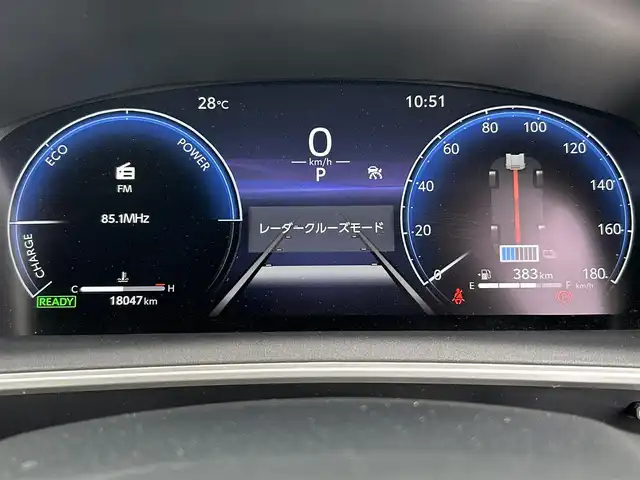 トヨタ カローラ クロス ハイブリッド Z 佐賀県 2024(令6)年 1.8万km アティチュードブラックマイカ ワンオーナー/純正10.5インチディスプレイ(ナビ機能付)/・フルセグTV/AM/FM/USB/Bluetooth/バックカメラ/前後ドライブレコーダー/ビルトインETC2.0/パワーバックドア(予約ロック機能付)/電子パーキングブレーキ/AUTO HOLD機能/TVキャンセラー/ハーフレザーシート/D席パワーシート/DN席シートヒーター/ISOFIX対応/革巻きステアリング/ステアリングリモコン/純正18インチアルミホイール/純正LEDヘッドライト/・オートマチックハイビーム/純正LEDフォグランプ/純正ドアバイザ―/新車保証書/取扱説明書/スペアキー１本/トヨタセーフティセンス/・レーダークルーズコントロール/・プリクラッシュセーフティ/・レーンデパーチャーアラート/・ブラインドスポットモニター/・クリアランスソナー