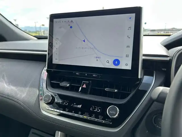 トヨタ カローラ クロス ハイブリッド Z 佐賀県 2024(令6)年 1.8万km アティチュードブラックマイカ ワンオーナー/純正10.5インチディスプレイ(ナビ機能付)/・フルセグTV/AM/FM/USB/Bluetooth/バックカメラ/前後ドライブレコーダー/ビルトインETC2.0/パワーバックドア(予約ロック機能付)/電子パーキングブレーキ/AUTO HOLD機能/TVキャンセラー/ハーフレザーシート/D席パワーシート/DN席シートヒーター/ISOFIX対応/革巻きステアリング/ステアリングリモコン/純正18インチアルミホイール/純正LEDヘッドライト/・オートマチックハイビーム/純正LEDフォグランプ/純正ドアバイザ―/新車保証書/取扱説明書/スペアキー１本/トヨタセーフティセンス/・レーダークルーズコントロール/・プリクラッシュセーフティ/・レーンデパーチャーアラート/・ブラインドスポットモニター/・クリアランスソナー
