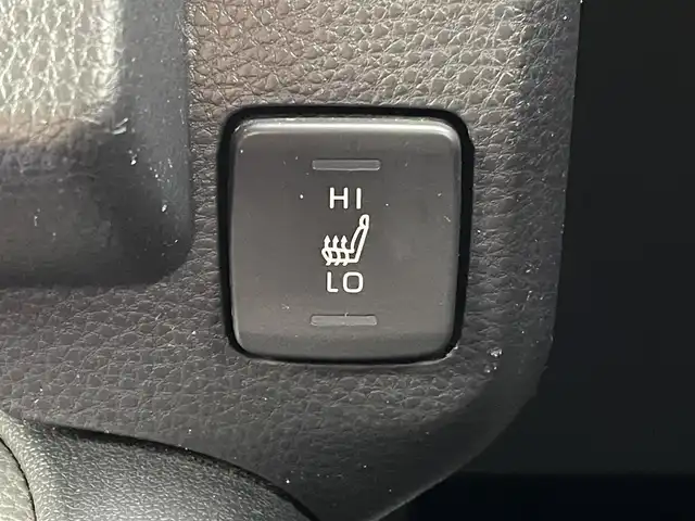 トヨタ カローラ スポーツ G Z 山梨県 2020(令2)年 6.9万km プラチナホワイトパールマイカ 4WD/純正ナビ/Bluetooth接続/CD/DVD/フルセグTV/バックカメラ/ETC2.0/純正１８インチアルミホイール/前後コーナーセンサー/アダプティブクルーズコントロール/ウィンカーミラー/ドアバイザー/レーンキープアシスト/スペアキー１本/取扱説明書/保証書