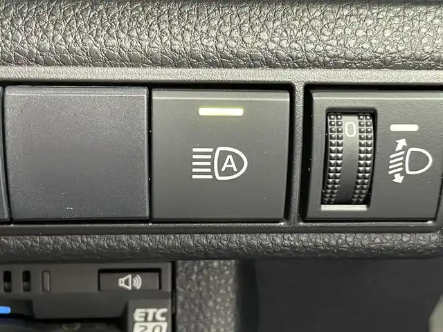 トヨタ カローラ スポーツ G Z 山梨県 2020(令2)年 6.9万km プラチナホワイトパールマイカ 4WD/純正ナビ/Bluetooth接続/CD/DVD/フルセグTV/バックカメラ/ETC2.0/純正１８インチアルミホイール/前後コーナーセンサー/アダプティブクルーズコントロール/ウィンカーミラー/ドアバイザー/レーンキープアシスト/スペアキー１本/取扱説明書/保証書