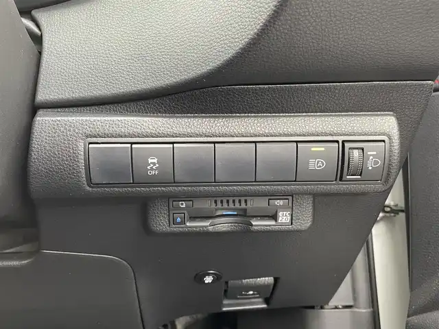 トヨタ カローラ スポーツ G Z 山梨県 2020(令2)年 6.9万km プラチナホワイトパールマイカ 4WD/純正ナビ/Bluetooth接続/CD/DVD/フルセグTV/バックカメラ/ETC2.0/純正１８インチアルミホイール/前後コーナーセンサー/アダプティブクルーズコントロール/ウィンカーミラー/ドアバイザー/レーンキープアシスト/スペアキー１本/取扱説明書/保証書