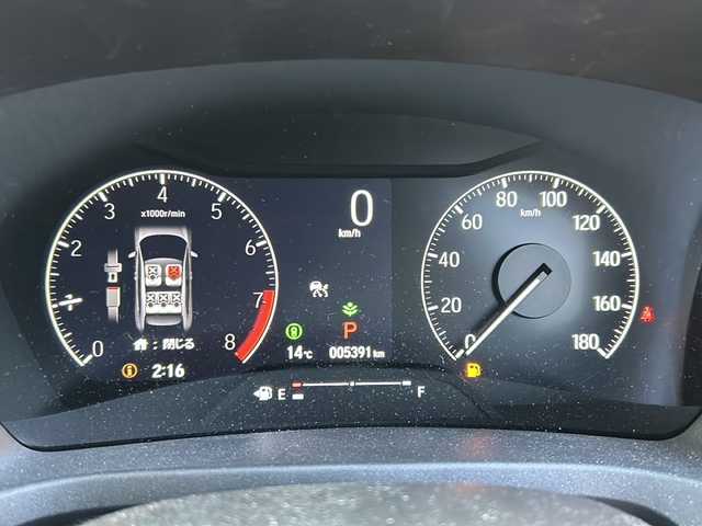 ホンダ ヴェゼル G 道央・札幌 2025(令7)年 0.6万km プレミアムサンライトホワイトパール 社外ディスプレイオーディオ/寒冷地仕様/クルーズコントロール（追従機能付き）/ドライブレコーダー/ETC/スペアキー/純正エンジンスターター/シートヒータ―前席