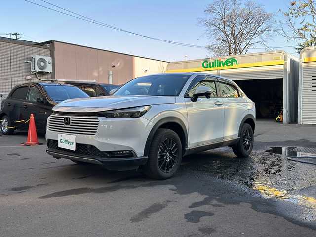 ホンダ ヴェゼル G 道央・札幌 2025(令7)年 0.6万km プレミアムサンライトホワイトパール 社外ディスプレイオーディオ/寒冷地仕様/クルーズコントロール（追従機能付き）/ドライブレコーダー/ETC/スペアキー/純正エンジンスターター/シートヒータ―前席