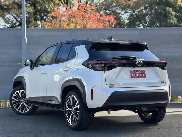 トヨタ ヤリスクロス ハイブリッド Z 三重県 2021(令3)年 5.1万km ブラックマイカ/ホワイトパールクリスタルシャイン 2トーン ワンオーナー/ツートーンカラー/セーフティセンス/・プリクラッシュセーフティ/・レーントレーシングアシスト/・レーダークルーズコントロール/・オートマチックハイビーム/・ロードサインアシスト/純正8インチディスプレイオーディオ/【フルセグTV/Bluetooth】/パノラミックビューモニター/ハンズフリーパワーバックドア /アクセサリーコンセント/前後T’zドライブレコーダー【TZ-D205W】/ハーフレザーシート/運転席パワーシート/前席シートヒーター/LEDヘッドライト/LEDターンランプ/LEDリアコンビネーションランプ/純正18インチアルミホイール/スマートエントリー/スペアキー/取説/保証書