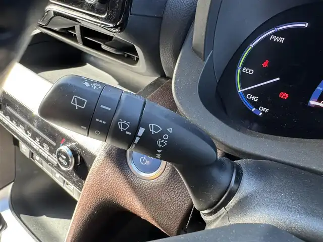 トヨタ ヤリスクロス ハイブリッド Z 三重県 2021(令3)年 5.1万km ブラックマイカ/ホワイトパールクリスタルシャイン 2トーン ワンオーナー/ツートーンカラー/セーフティセンス/・プリクラッシュセーフティ/・レーントレーシングアシスト/・レーダークルーズコントロール/・オートマチックハイビーム/・ロードサインアシスト/純正8インチディスプレイオーディオ/【フルセグTV/Bluetooth】/パノラミックビューモニター/ハンズフリーパワーバックドア /アクセサリーコンセント/前後T’zドライブレコーダー【TZ-D205W】/ハーフレザーシート/運転席パワーシート/前席シートヒーター/LEDヘッドライト/LEDターンランプ/LEDリアコンビネーションランプ/純正18インチアルミホイール/スマートエントリー/スペアキー/取説/保証書