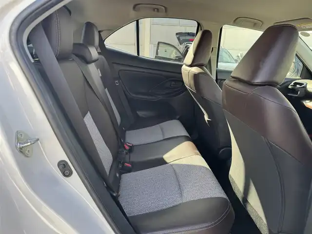 トヨタ ヤリスクロス ハイブリッド Z 三重県 2021(令3)年 5.1万km ブラックマイカ/ホワイトパールクリスタルシャイン 2トーン ワンオーナー/ツートーンカラー/セーフティセンス/・プリクラッシュセーフティ/・レーントレーシングアシスト/・レーダークルーズコントロール/・オートマチックハイビーム/・ロードサインアシスト/純正8インチディスプレイオーディオ/【フルセグTV/Bluetooth】/パノラミックビューモニター/ハンズフリーパワーバックドア /アクセサリーコンセント/前後T’zドライブレコーダー【TZ-D205W】/ハーフレザーシート/運転席パワーシート/前席シートヒーター/LEDヘッドライト/LEDターンランプ/LEDリアコンビネーションランプ/純正18インチアルミホイール/スマートエントリー/スペアキー/取説/保証書