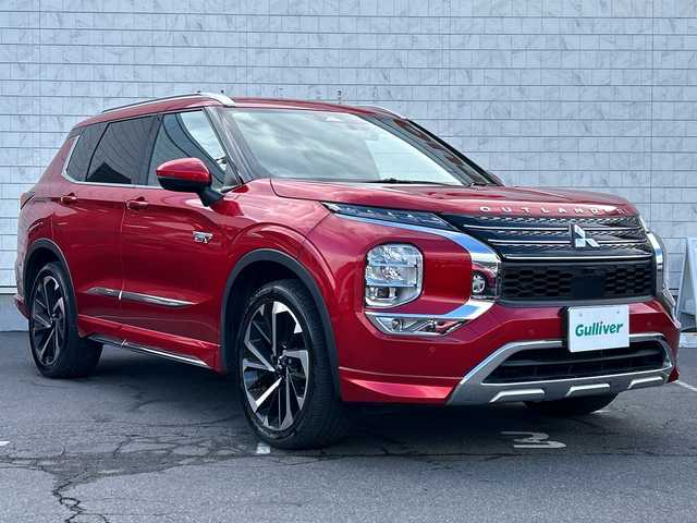 三菱 アウトランダー ＰＨＥＶ P 長野県 2021(令3)年 3.1万km レッドダイヤモンド ・純正9インチメーカーオプションナビゲーション/(Bluetooth/フルセグTV)/・USB入力端子/・BOSEサウンド/・アラウンドビューカメラ/・純正ビルトインETC2.0/・社外前後ドライブレコーダー/・パワーバックドア/・パワーシート(D+N席)/・レザーシート/・シートヒーター(全席)/・純正フロアマット/・純正20インチアルミホイール/・前後コーナーセンサー/・ダウンヒルアシストコントロール/・マイパイロット/・LEDヘッドライト
