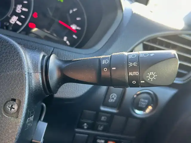 トヨタ ヴォクシー ZS 煌Ⅱ 長野県 2019(令1)年 4.6万km ホワイトパールクリスタルシャイン セーフティセンス/・プリクラッシュセーフティ/・レーンディパーチャーアラート/・オートマチックハイビーム/クリアランスソナー/PKSB/先行車発進告知/純正フリップダウンモニター（V12T-R68C）/純正9インチナビ（NSZT-Y68T）/・CD/DVD/SD/・Bluetooth/・SD音楽録音機能/・フルセグTV/・バックカメラ/ビルトインETC/前後ドライブレコーダー/両側パワースライドドア/革巻きステアリング/ステアリングスイッチ/MTモード付きAT/スマートキー＆プッシュスタート/LEDヘッドライト/フォグランプ/オートライト/純正16インチAW/純正フロアマット/純正ドアバイザー/Wエアバッグ