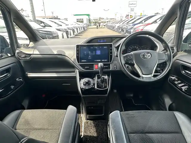 トヨタ ヴォクシー ZS 煌Ⅲ 宮城県 2020(令2)年 6.4万km ブラッキッシュアゲハガラスフレーク ワンオーナー/セーフティセンス/・プリクラッシュセーフティ/・レーンディパーチャーアラート/・オートマチックハイビーム/・先行車発進告知/クリアランスソナー/パーキングサポートブレーキ/純正10インチナビ（NSZN-Z68T）/・CD/DVD/・Bluetooth/・フルセグTVTVキャンセラー有/バックカメラ/ビルトインETC/ドライブレコーダー/両側パワースライドドア/ハーフレザーシート/革巻きステアリング/クルーズコントロール/ステアリングスイッチ/LEDヘッドランプ/フォグランプ/オートライト/スマートキー＆プッシュスタート/スペアキー/電動格納ミラー/純正16インチAW/純正フロアマット/W/サイド/カーテンエアバッグ/取扱説明書/保証書