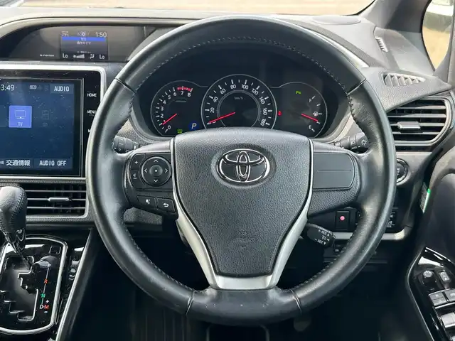 トヨタ ヴォクシー ZS 煌Ⅲ 宮城県 2020(令2)年 6.4万km ブラッキッシュアゲハガラスフレーク ワンオーナー/セーフティセンス/・プリクラッシュセーフティ/・レーンディパーチャーアラート/・オートマチックハイビーム/・先行車発進告知/クリアランスソナー/パーキングサポートブレーキ/純正10インチナビ（NSZN-Z68T）/・CD/DVD/・Bluetooth/・フルセグTVTVキャンセラー有/バックカメラ/ビルトインETC/ドライブレコーダー/両側パワースライドドア/ハーフレザーシート/革巻きステアリング/クルーズコントロール/ステアリングスイッチ/LEDヘッドランプ/フォグランプ/オートライト/スマートキー＆プッシュスタート/スペアキー/電動格納ミラー/純正16インチAW/純正フロアマット/W/サイド/カーテンエアバッグ/取扱説明書/保証書