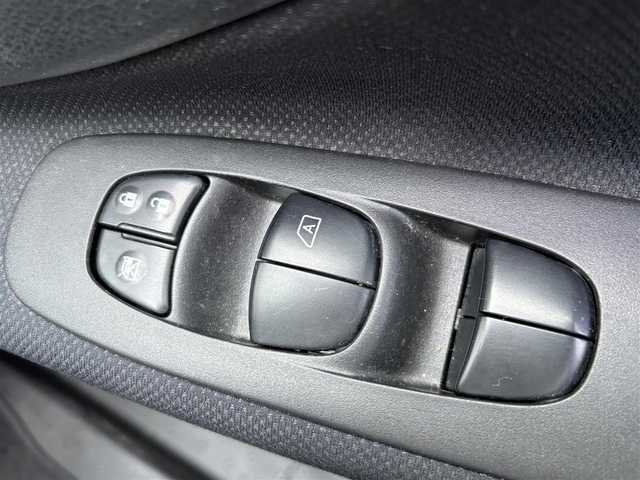 日産 セレナ ハイウェイスター 宮城県 2011(平23)年 8.3万km パール 登録時走行距離　82766km/純正ナビ/CD/DVD/BT/両側パワースライドドア/クルーズコントロール/フリップダウンモニター/ETC/バックカメラ/スマートキー/プッシュスタート/フォグランプ/ドアバイザー/ドアミラーウインカー/純正16インチAW