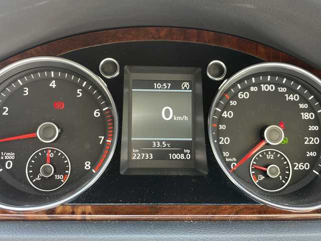 フォルクスワーゲン パサート TSI ハイライン BM 広島県 2014(平26)年 2.3万km キャンディホワイト /登録時走行距離/　　　　　　　22733キロ/純正ナビ/バックカメラ/地デジ/黒革シート/シートヒーター/クルーズコントロール/ETC/新車時整備手帳/　　【保証書】/取扱説明書/