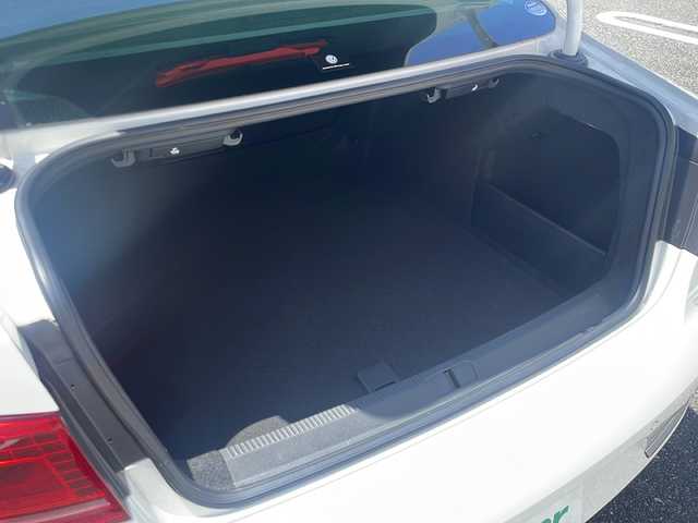 フォルクスワーゲン パサート TSI ハイライン BM 広島県 2014(平26)年 2.3万km キャンディホワイト /登録時走行距離/　　　　　　　22733キロ/純正ナビ/バックカメラ/地デジ/黒革シート/シートヒーター/クルーズコントロール/ETC/新車時整備手帳/　　【保証書】/取扱説明書/
