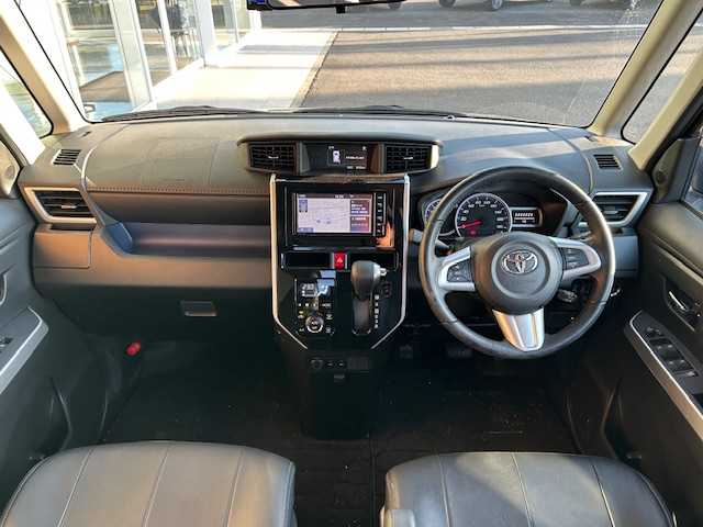 トヨタ ルーミー カスタムG 静岡県 2020(令2)年 0.9万km ブラックマイカメタリック 純正ナビ/(フルセグTV/BT/FM/AM)/ドライブレコーダー/バックカメラ/両側パワースライドドア/ETC/LEDヘッドライト/フォグランプ/オートライト/ウィンカーミラー/電動格納ミラー/純正14インチAW/シートリフター/プッシュスタート/純正フロアマット/保証書/取扱説明書