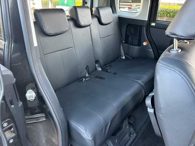 トヨタ ルーミー カスタムG 静岡県 2020(令2)年 0.9万km ブラックマイカメタリック 純正ナビ/(フルセグTV/BT/FM/AM)/ドライブレコーダー/バックカメラ/両側パワースライドドア/ETC/LEDヘッドライト/フォグランプ/オートライト/ウィンカーミラー/電動格納ミラー/純正14インチAW/シートリフター/プッシュスタート/純正フロアマット/保証書/取扱説明書