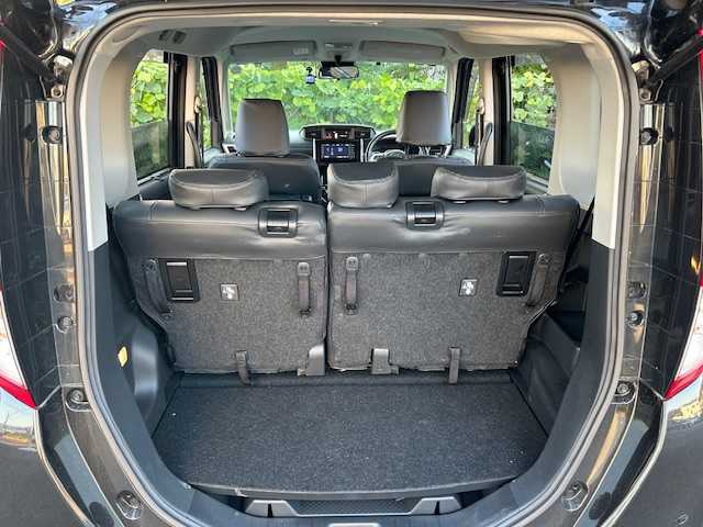 トヨタ ルーミー カスタムG 静岡県 2020(令2)年 0.9万km ブラックマイカメタリック 純正ナビ/(フルセグTV/BT/FM/AM)/ドライブレコーダー/バックカメラ/両側パワースライドドア/ETC/LEDヘッドライト/フォグランプ/オートライト/ウィンカーミラー/電動格納ミラー/純正14インチAW/シートリフター/プッシュスタート/純正フロアマット/保証書/取扱説明書