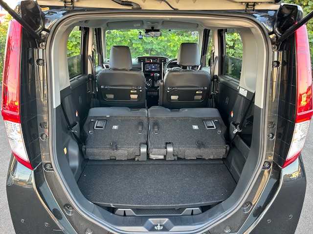 トヨタ ルーミー カスタムG 静岡県 2020(令2)年 0.9万km ブラックマイカメタリック 純正ナビ/(フルセグTV/BT/FM/AM)/ドライブレコーダー/バックカメラ/両側パワースライドドア/ETC/LEDヘッドライト/フォグランプ/オートライト/ウィンカーミラー/電動格納ミラー/純正14インチAW/シートリフター/プッシュスタート/純正フロアマット/保証書/取扱説明書