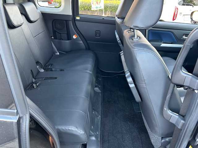 トヨタ ルーミー カスタムG 静岡県 2020(令2)年 0.9万km ブラックマイカメタリック 純正ナビ/(フルセグTV/BT/FM/AM)/ドライブレコーダー/バックカメラ/両側パワースライドドア/ETC/LEDヘッドライト/フォグランプ/オートライト/ウィンカーミラー/電動格納ミラー/純正14インチAW/シートリフター/プッシュスタート/純正フロアマット/保証書/取扱説明書