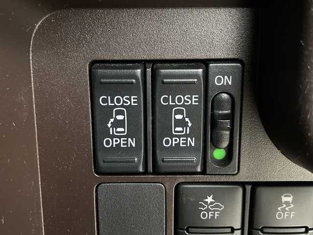 トヨタ タンク G S 埼玉県 2016(平28)年 3.7万km マゼンタベリーマイカM 純正ナビ　/バックカメラ　/両側電動スライドドア　/衝突軽減ブレーキ　/クルーズコントロール　/ビルトインＥＴＣ　/横滑り防止措置　/アイドリングストップ　/ウインカーミラー　/ドアバイザー　/純正フロアマット/プッシュスタート